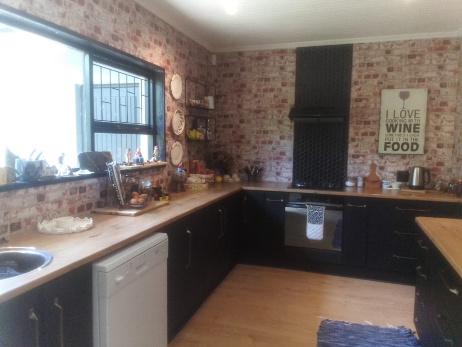 To Let 3 Bedroom Property for Rent in Heather Park Western Cape